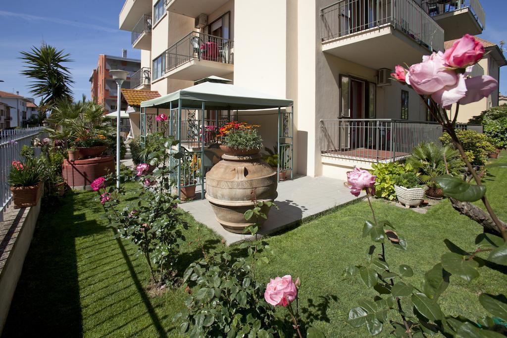 Hotel Corallo Албиния Екстериор снимка