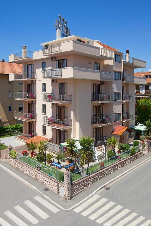 Hotel Corallo Албиния Екстериор снимка