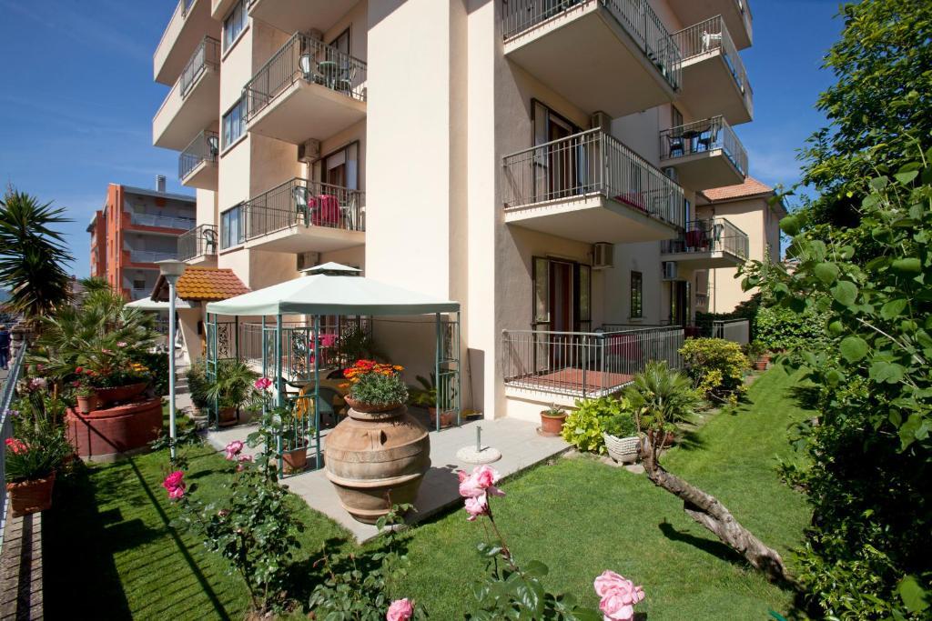 Hotel Corallo Албиния Екстериор снимка