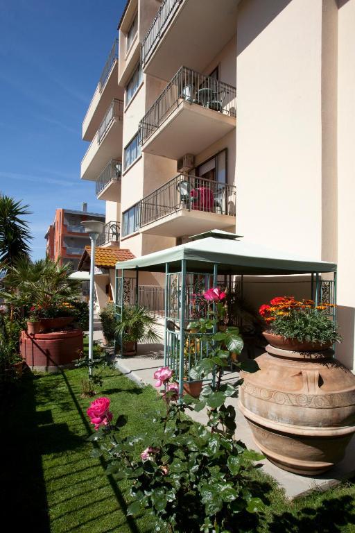Hotel Corallo Албиния Екстериор снимка